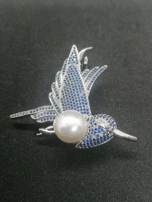 Hummingbird Brooch with Zircon stones and white pearl 50x45mm scaled