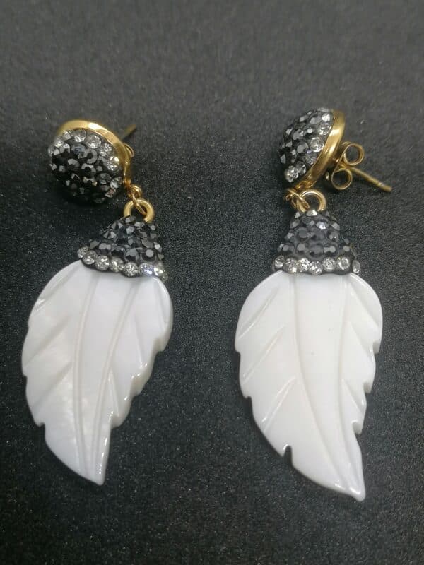White Leaf Earrings with Mother of pearl and Crystals 2 scaled
